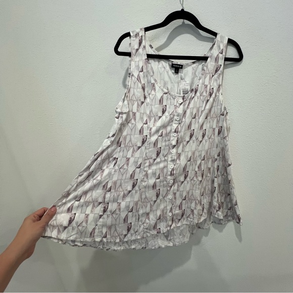 Nwt torrid sleeveless top adjustable waist size xl - Picture 3 of 10
